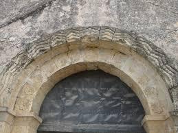 Detalle puerta iglesia