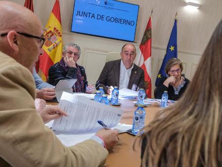 Imagen La Diputación de Segovia renueva su compromiso con los ayuntamientos de la provincia al anticipar más de 10,2 millones de euros de la...